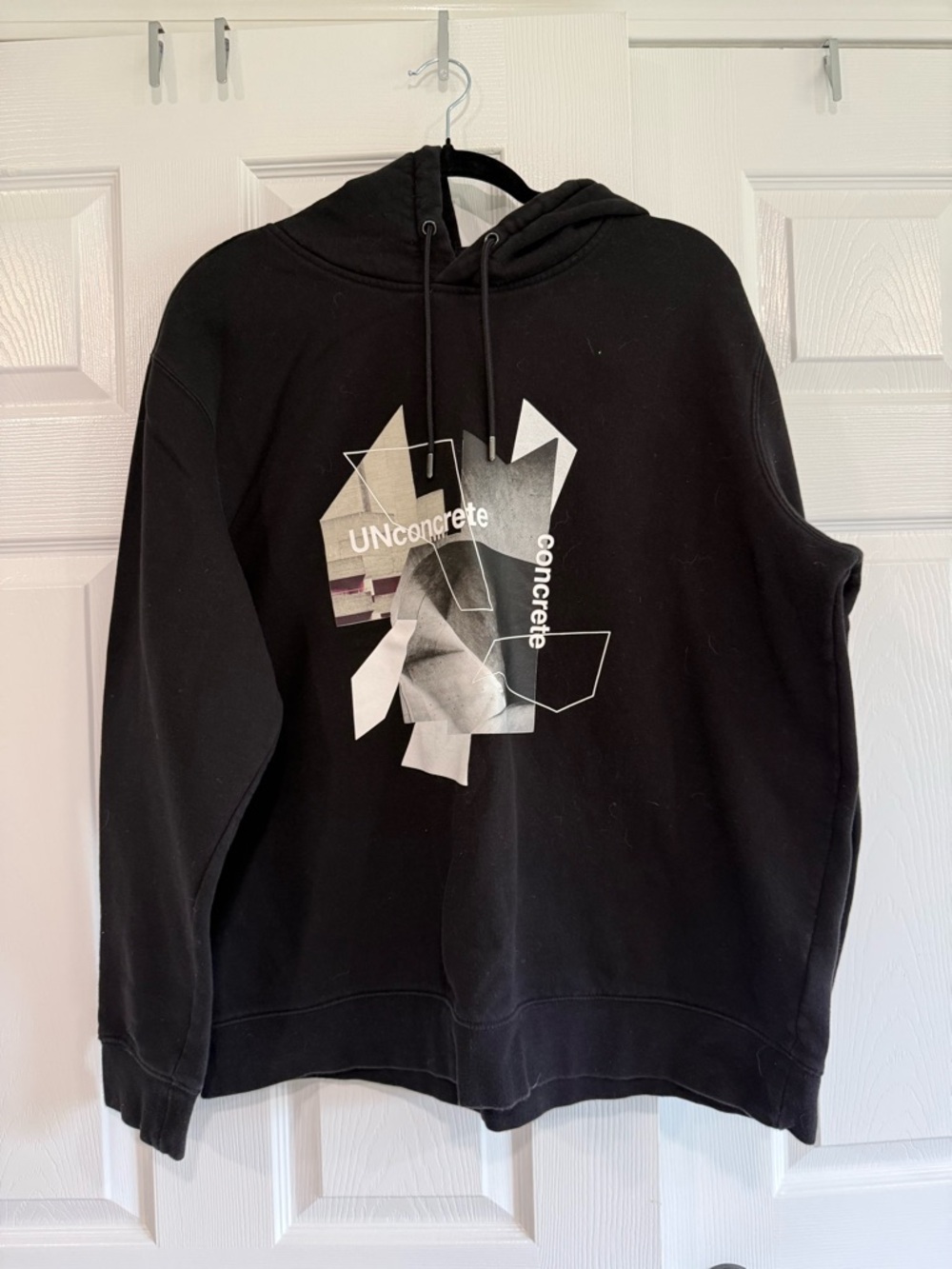 H&M Black Graphic Crewneck Hoodie with Abstract Print